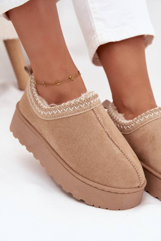 Botas de nieve bajas de color arena con flores bordadas y plataforma Taliah