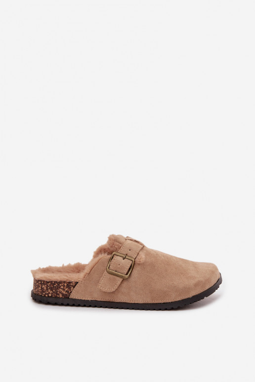 Zuecos cálidos para mujer en color beige con pelaje interior y hebillas Sylisse
