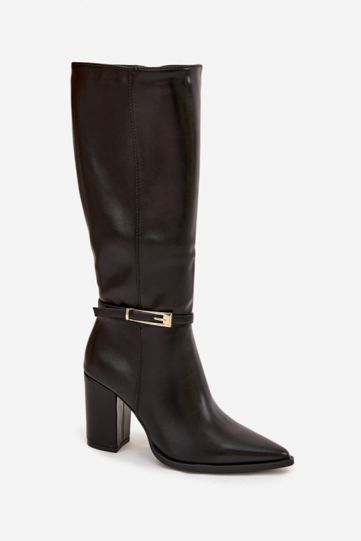 Botas altas negras para mujer aisladas con tacones y hebillas Cirella