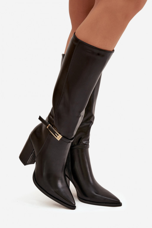 Botas altas negras para mujer aisladas con tacones y hebillas Cirella