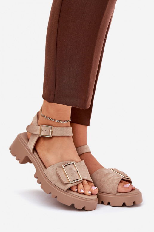 Sandalias de mujer en ante sintético con hebillas en color arena Gofielle