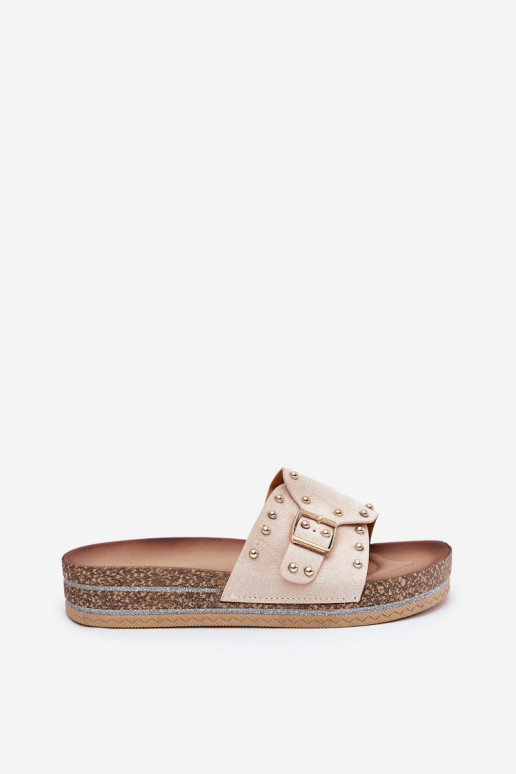 Zapatillas de mujer con plataforma, hebillas y picos en color arena Nusithia