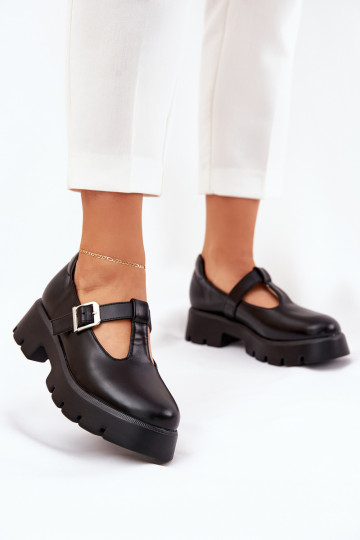 Zapatos de mujer negros con hebillas en la plataforma Venda