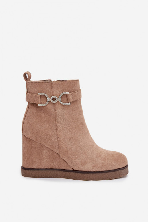 Botines de mujer en plataforma con detalles decorativos en color arena Turirivana
