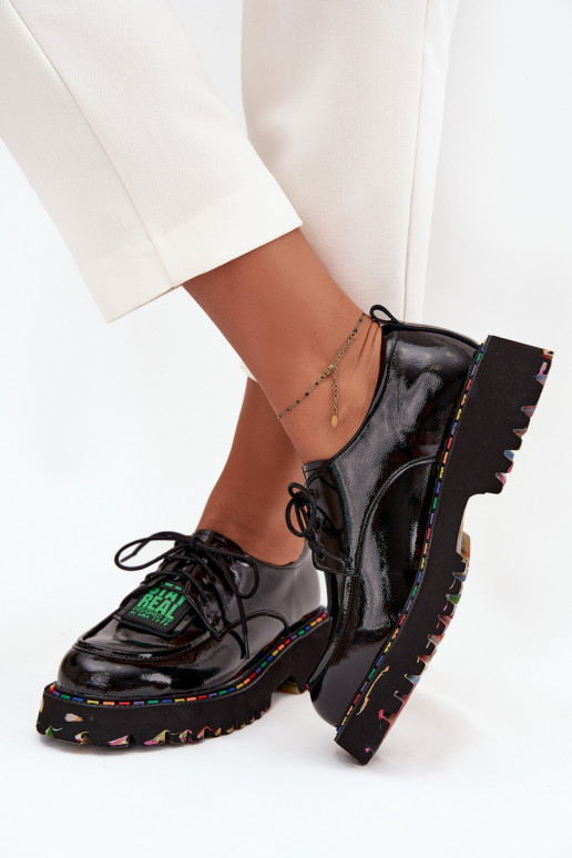 Zapatos de mujer con efecto lacado Artiker 57C0172 en negro