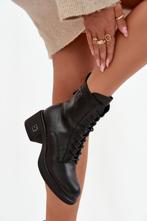 Botines de mujer aislados de cuero natural Vinceza 66819 en negro