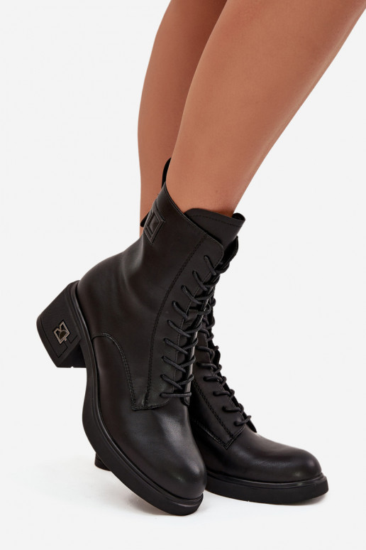 Botines de mujer aislados de cuero natural Vinceza 66819 en negro
