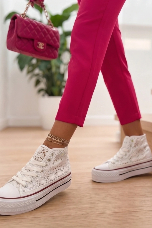 Zapatillas blancas perforadas por encima del tobillo Piper