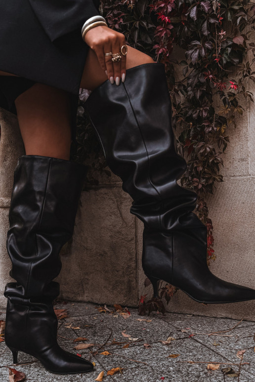 Botas altas de mujer slip-on con tacones delgados en negro Ysolienne