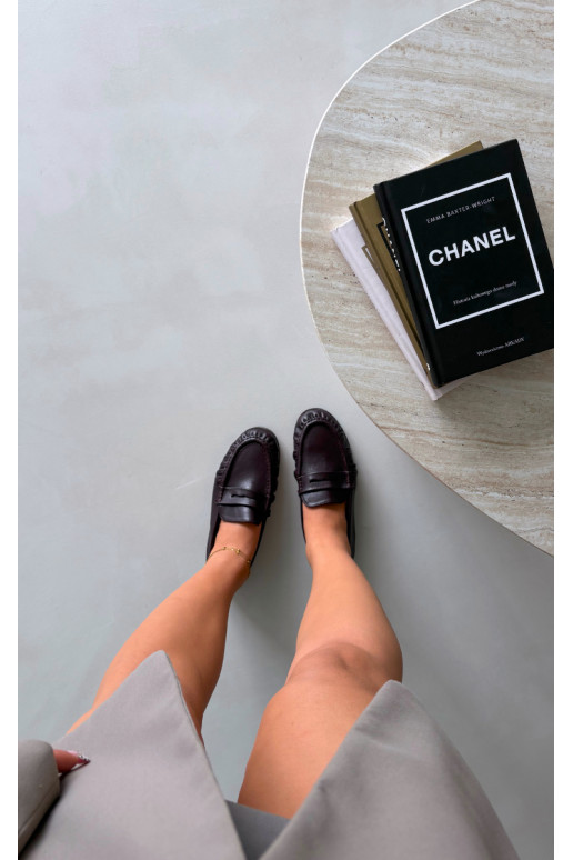 Mocasines de mujer con volantes en color burdeos Sabley
