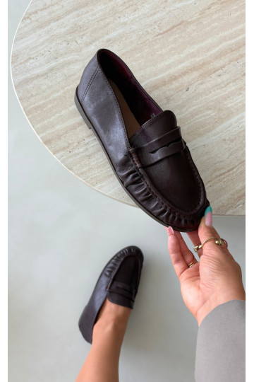 Mocasines de mujer con volantes en color chocolate Sabley