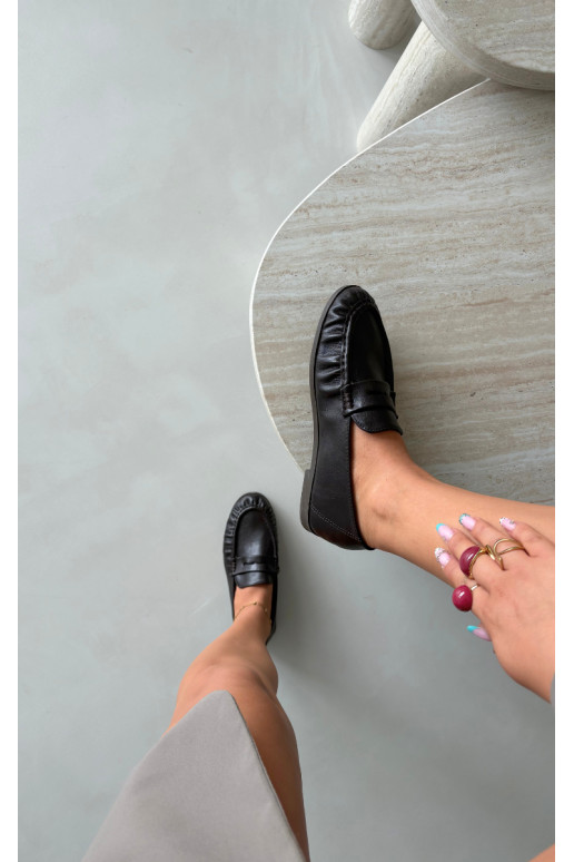 Mocasines de mujer con volantes en color chocolate Sabley