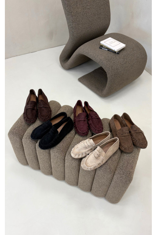 Mocasines de mujer con volantes de ante sintético en color arena Sabley