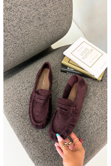 Mocasines de mujer con volantes de ante sintético en color burdeos Sabley