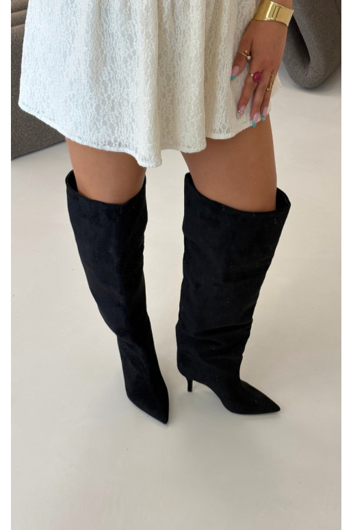 Botas altas para mujer slip-on con tacones finos en color negro Corly