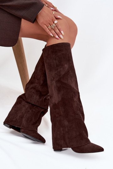Botas altas de mujer forradas con inserciones y tacones de ante sintético color chocolate Elivira