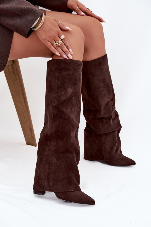 Botas altas de mujer forradas con inserciones y tacones de ante sintético color chocolate Elivira
