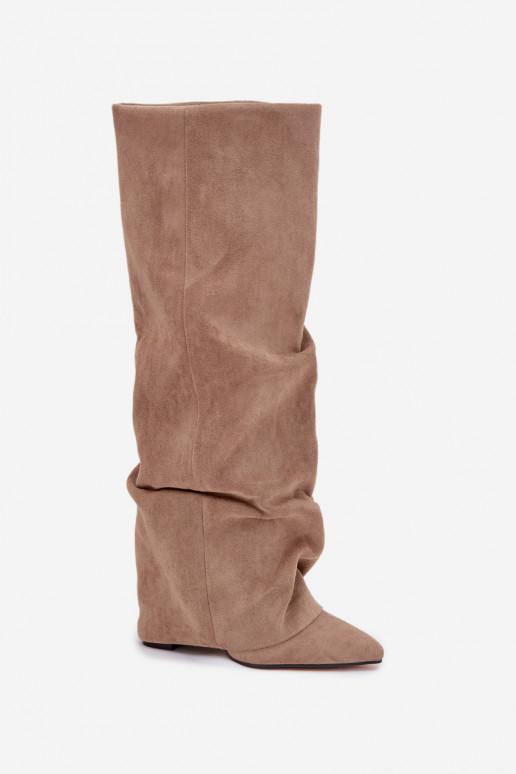 Botas altas de mujer forradas con inserciones y tacones de ante sintético color arena Elivira