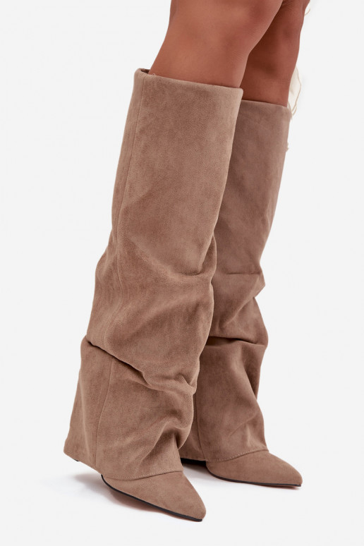 Botas altas de mujer forradas con inserciones y tacones de ante sintético color arena Elivira