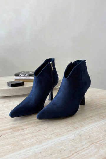 Botines para mujer con tacón delgado y punta afilada en color azul oscuro Bessia 2