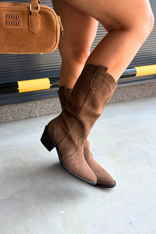 Botas altas de estilo cowboy de ante natural con aislamiento y tacón en color marrón Radley