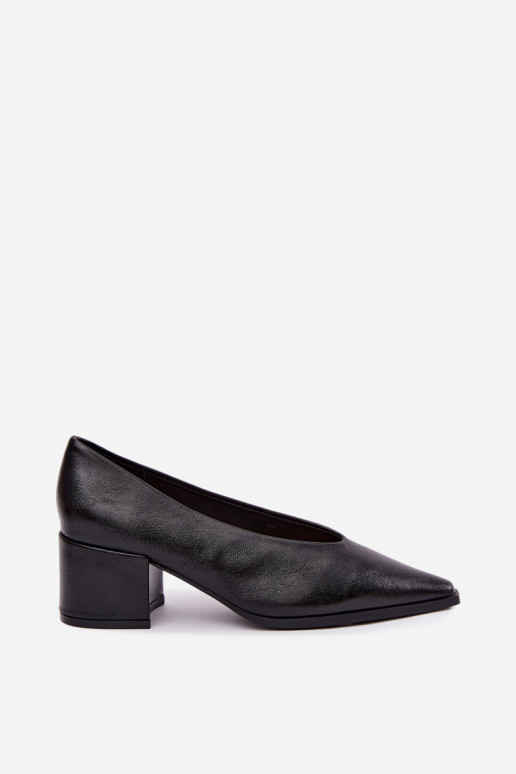 Zapatos con punta afilada y tacones cuadrados de cuero sintético en color negro Lavisa
