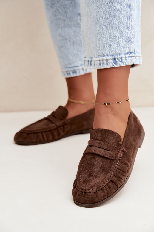 Mocasines de mujer con volantes de ante sintético en color marrón Sabley