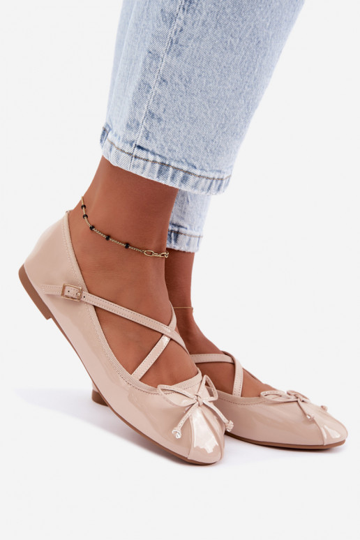 Bailarinas beige de charol con cintas Kokardką