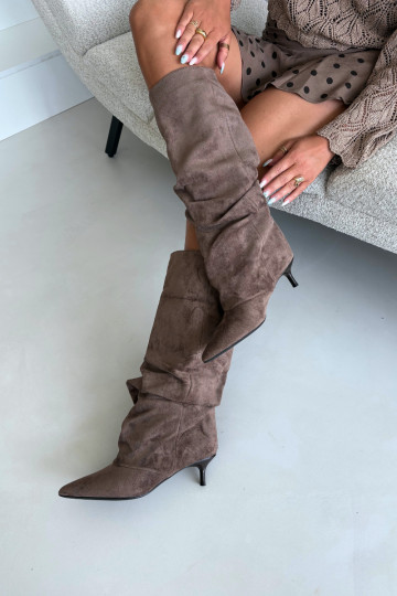 Botas arrugadas caqui hasta la rodilla con tacón kitten de ante LoĮen 2