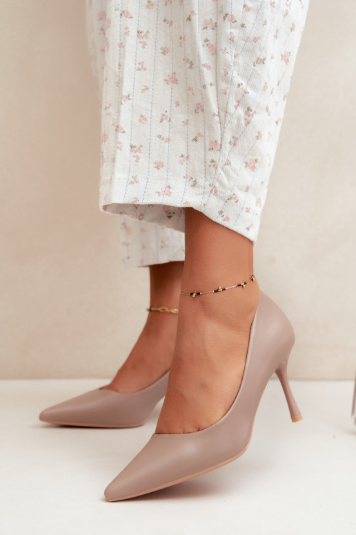Zapatos de tacón clásicos caqui de cuero sintético Nesha