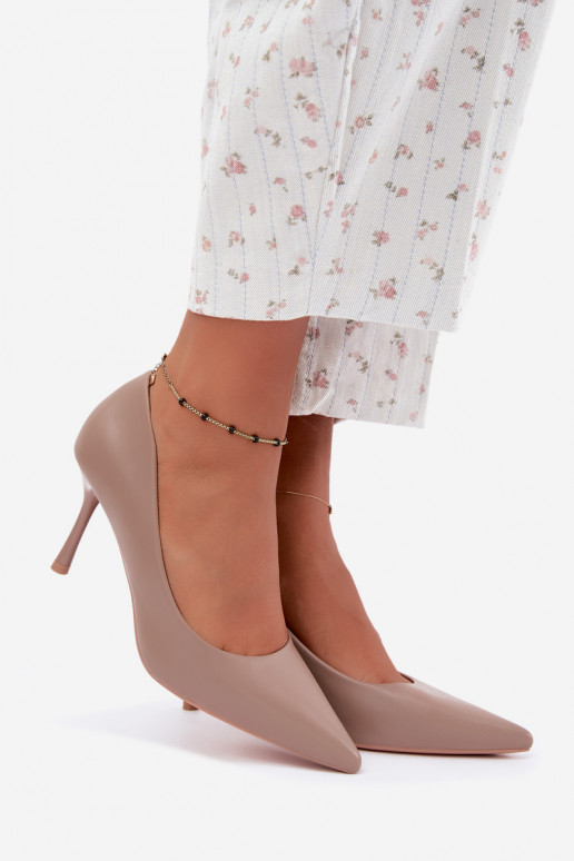 Zapatos de tacón clásicos caqui de cuero sintético Nesha