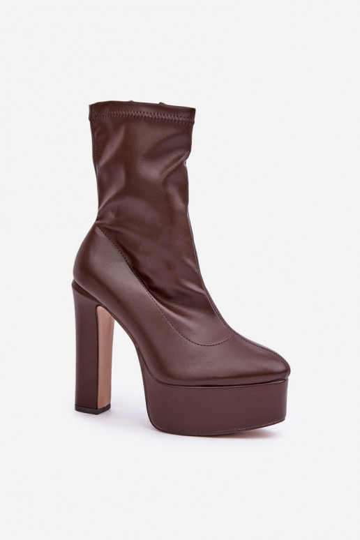Botines marrón oscuro con tacones y plataforma Tennira