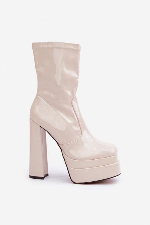 Botines color arena con plataforma y efecto charol Lotisha