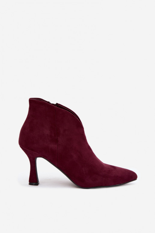 Botines para mujer con tacón delgado y punta afilada en color burdeos Bessia