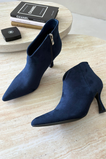 Botines para mujer con tacón delgado y punta afilada en color azul oscuro Bessia 2