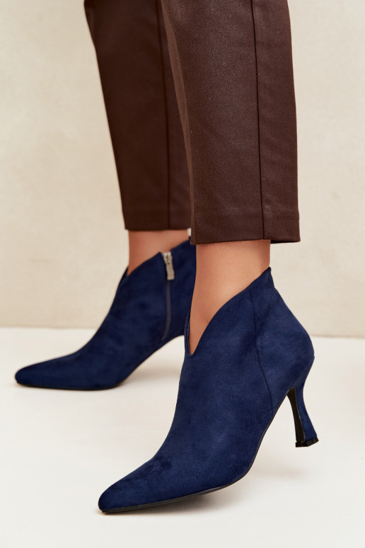 Botines para mujer con tacón delgado y punta afilada en color azul oscuro Bessia