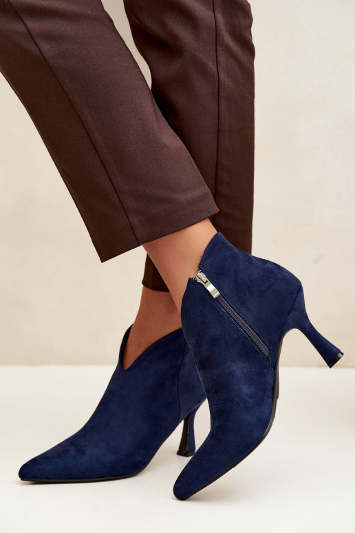 Botines para mujer con tacón delgado y punta afilada en color azul oscuro Bessia