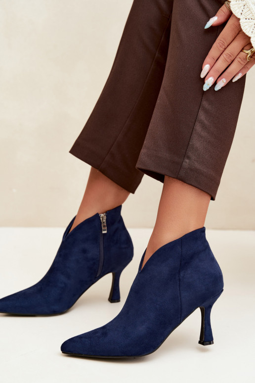 Botines para mujer con tacón delgado y punta afilada en color azul oscuro Bessia