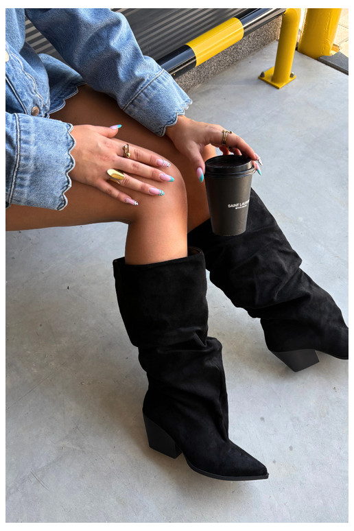 Botas por encima de la rodilla para mujer con parte superior curva y tacones de ante en color negro Durela