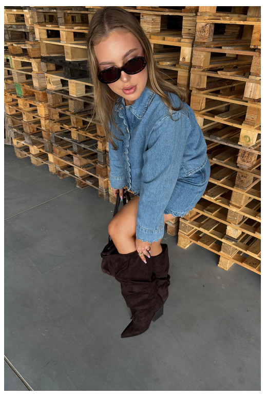 Botas por encima de la rodilla para mujer con parte superior curva y tacones de ante en color chocolate Durela