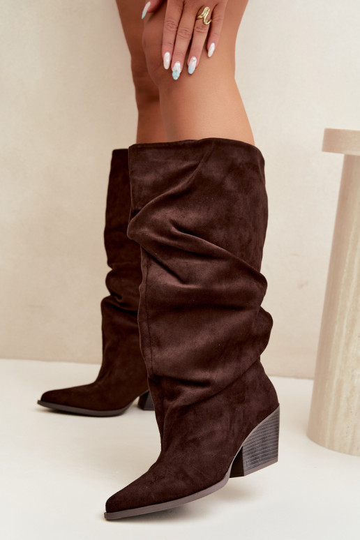Botas por encima de la rodilla para mujer con parte superior curva y tacones de ante en color chocolate Durela