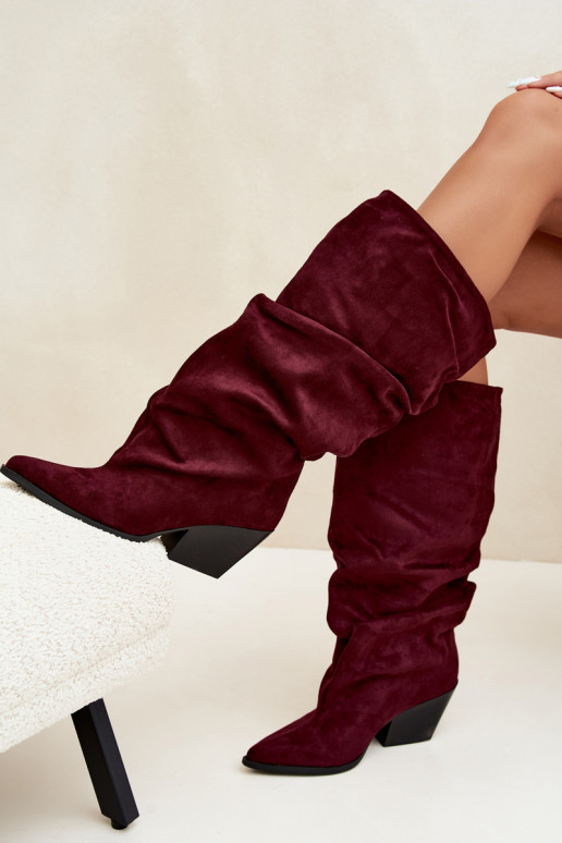 Botas por encima de la rodilla para mujer con parte superior curva y tacones de ante en color burdeos Durela