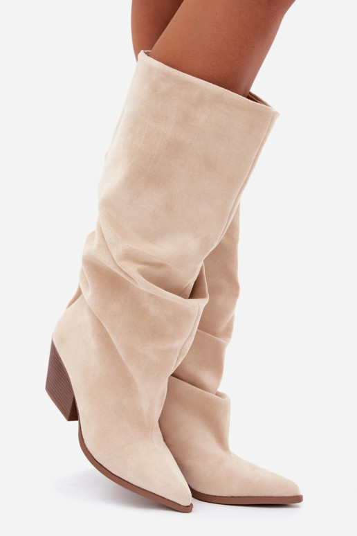 Botas por encima de la rodilla para mujer con parte superior curva y tacones de ante en color arena Durela