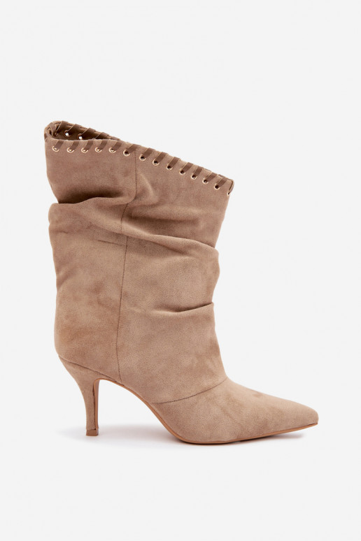 Botines arrugados con tacones finos en color arena Herella