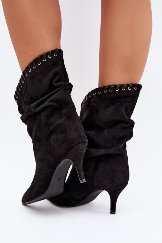 Botines arrugados con tacones finos en color negro Herella