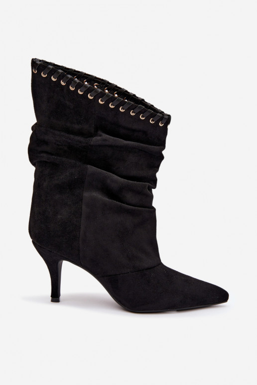 Botines arrugados con tacones finos en color negro Herella