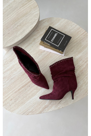Botines arrugados con tacones finos en color burdeos Herella 2