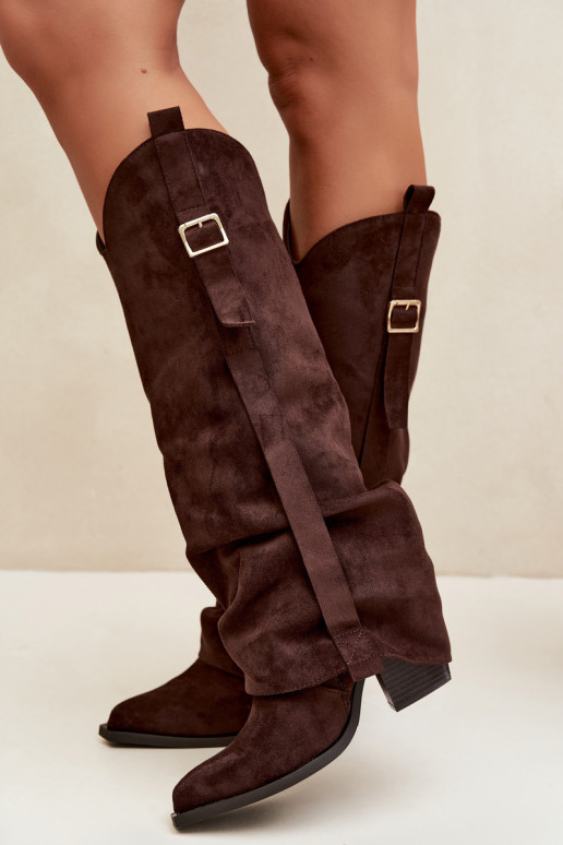 Botas por encima de la rodilla para mujer con tacones, volantes y hebillas en color chocolate Caster