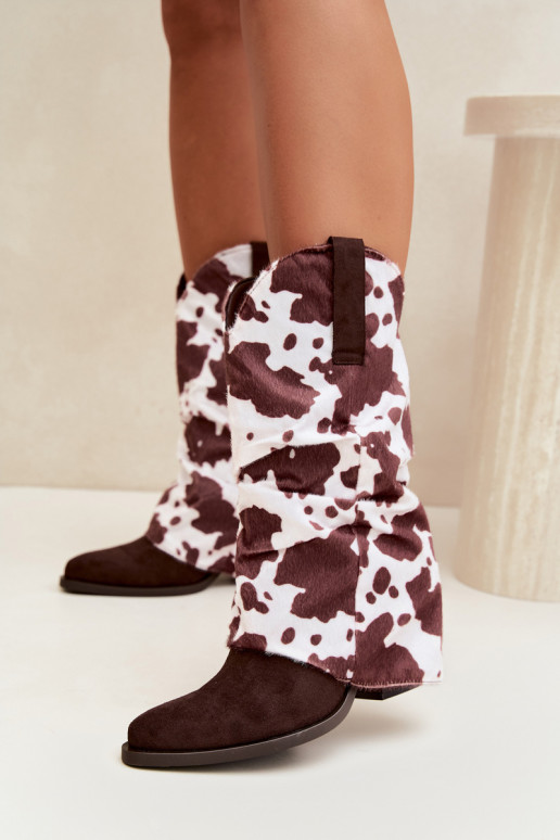 Botines de estilo cowboy con caña curva y tacones en color marrón Havie