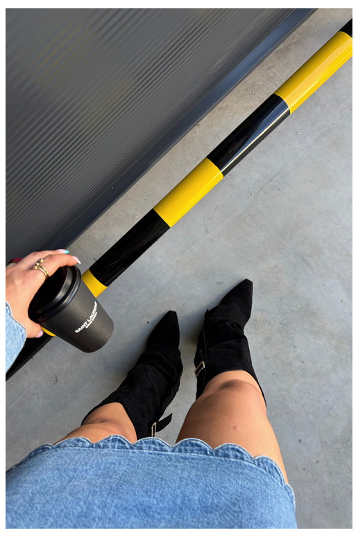 Botas negras de mujer hasta la rodilla con tacones y hebillas Caster